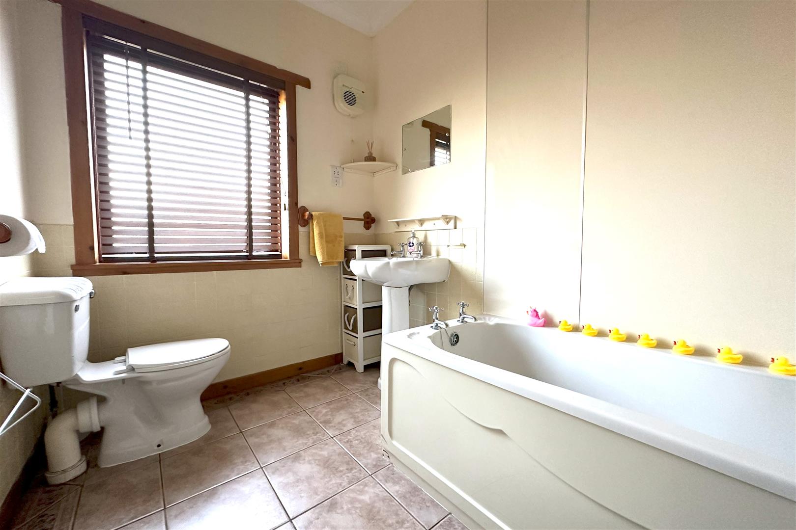 3 Davidson Terrace, Lairg, Sutherland IV27 4DF Monster Moves